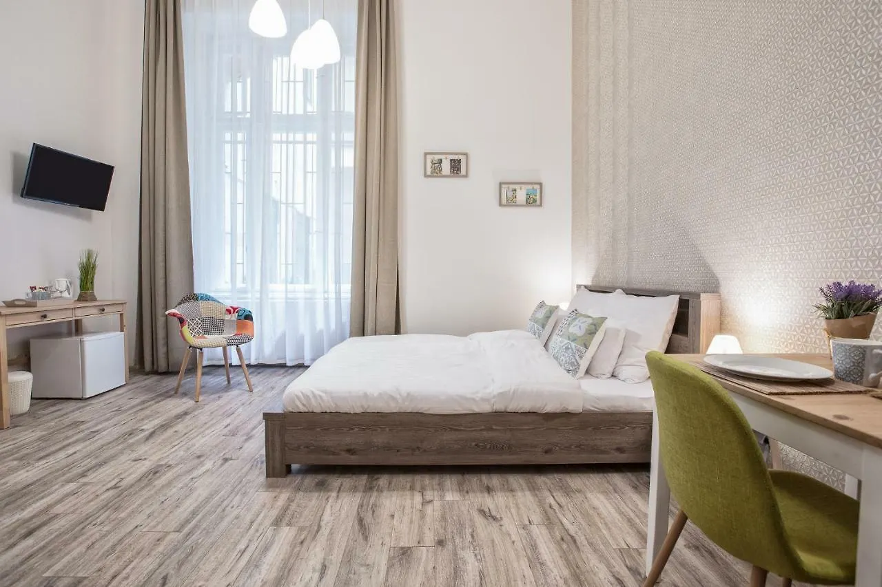 Bed & Breakfast Budapest Passage 1